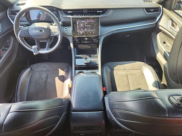 2023 JEEP GRAND CHEROKEE Laredo, Altitude
