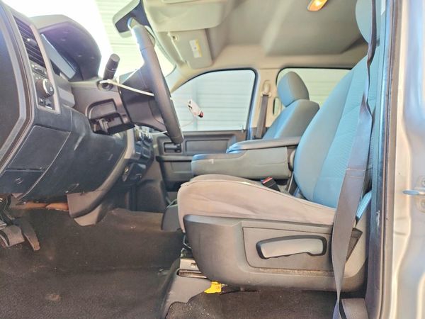 2016 RAM 1500 ST — DENT