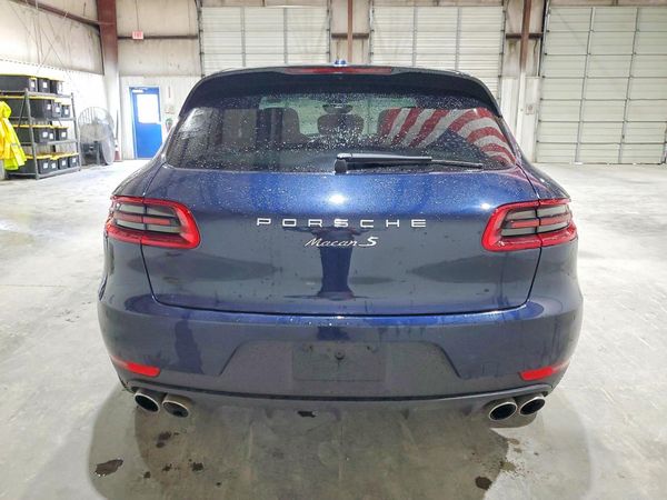 2017 PORSCHE MACAN