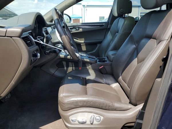 2017 PORSCHE MACAN