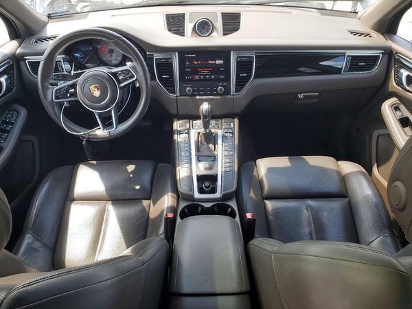 2017 PORSCHE MACAN