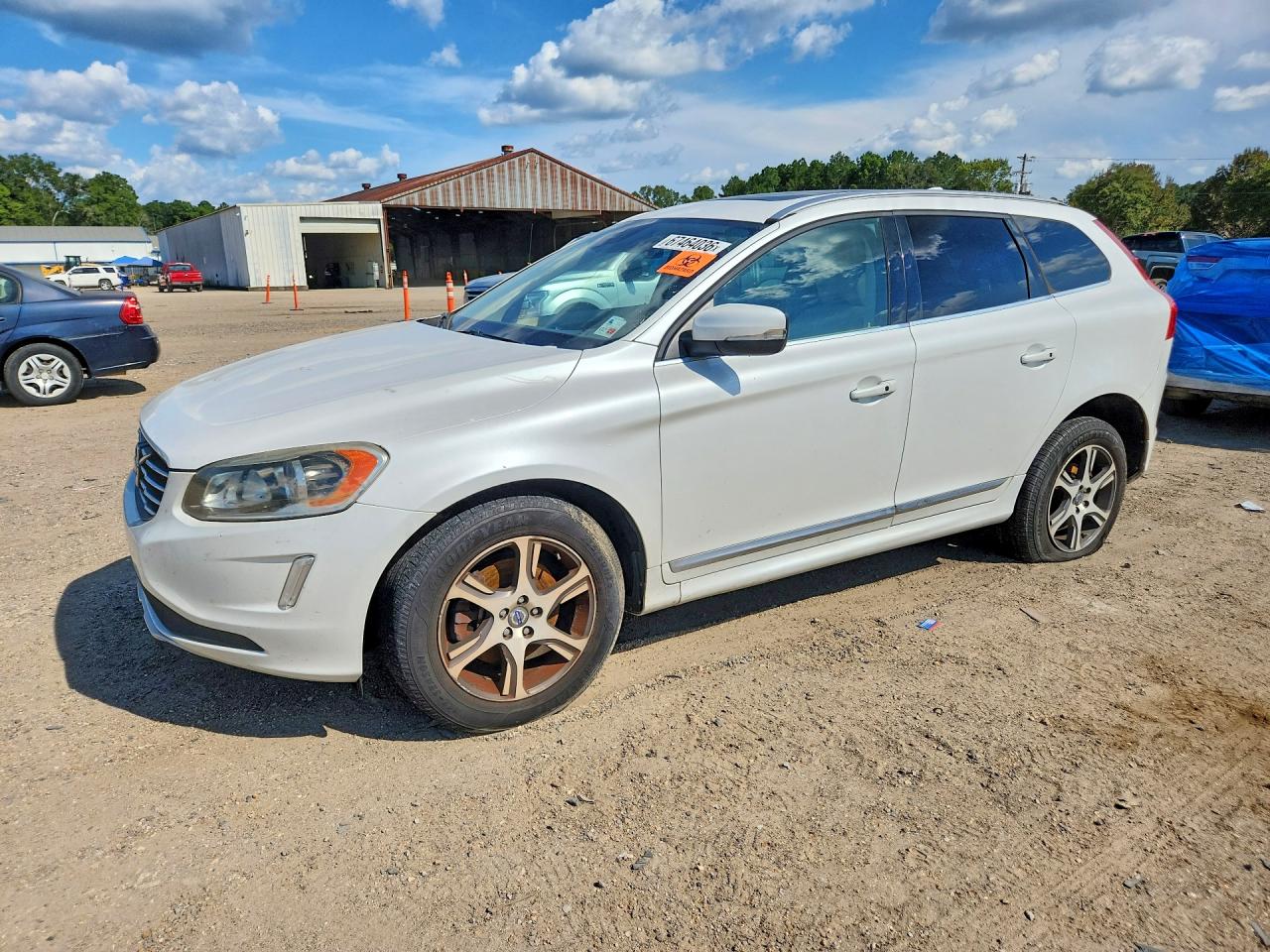2015 VOLVO XC60 Premier+ (non R design)