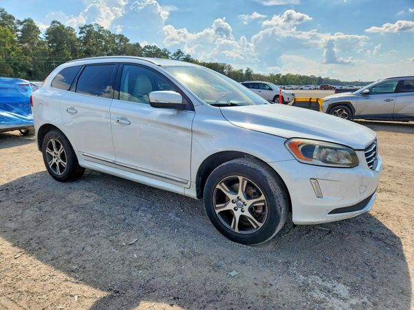 2015 VOLVO XC60 Premier+ (non R design)