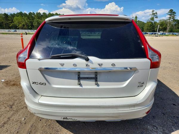 2015 VOLVO XC60 Premier+ (non R design)