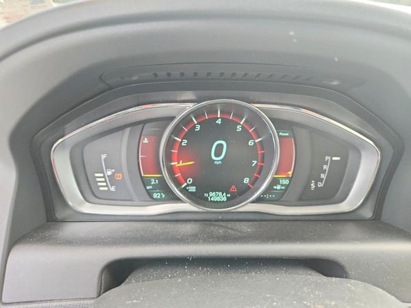 2015 VOLVO XC60 Premier+ (non R design)