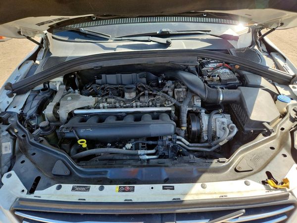 2015 VOLVO XC60 Premier+ (non R design)