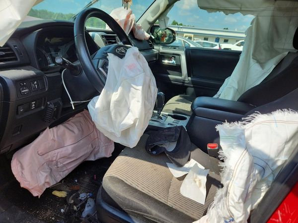 2019 TOYOTA 4RUNNER — DENT