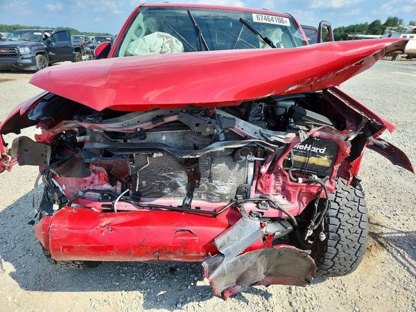 2019 TOYOTA 4RUNNER — Engine bay
