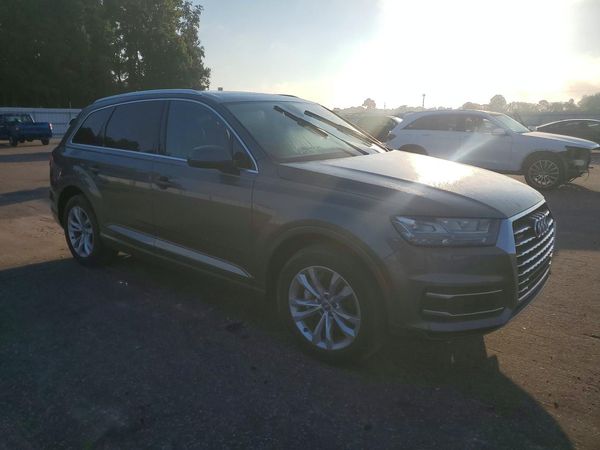 2017 AUDI Q7 quattro Premium Plus — Passenger 3/4