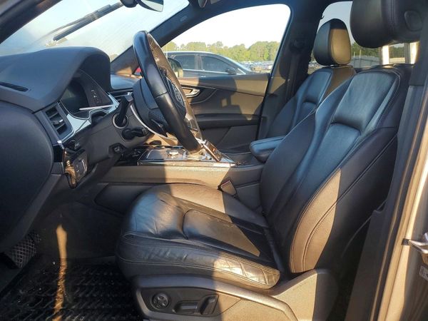 2017 AUDI Q7 quattro Premium Plus — DENT