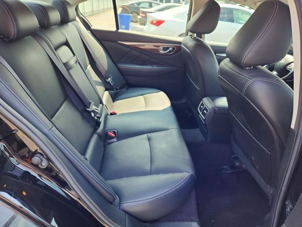 2017 INFINITI Q50