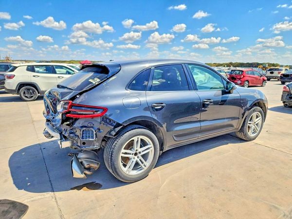 2018 PORSCHE MACAN