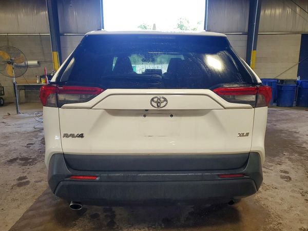 2021 TOYOTA RAV4 XLE — DIRR