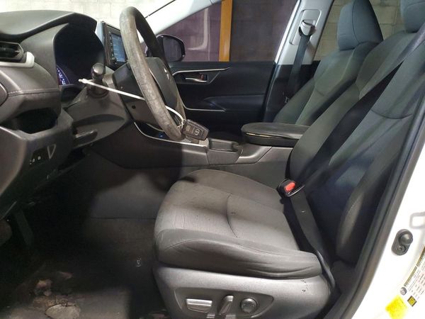 2021 TOYOTA RAV4 XLE — DENT