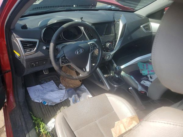 2013 HYUNDAI VELOSTER