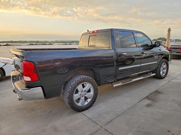 2016 RAM 1500 SLT