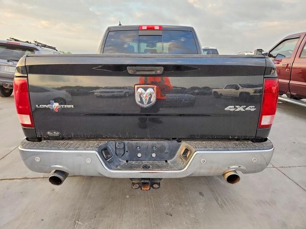 2016 RAM 1500 SLT