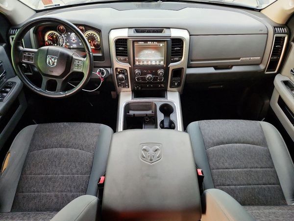 2016 RAM 1500 SLT