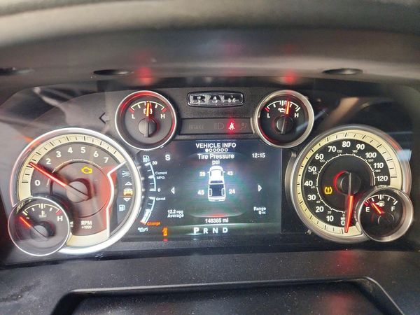 2016 RAM 1500 SLT