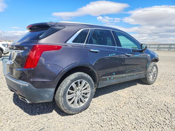 2017 CADILLAC XT5