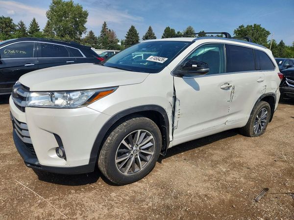 2017 TOYOTA HIGHLANDER
