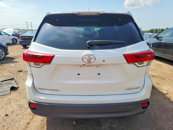 2017 TOYOTA HIGHLANDER