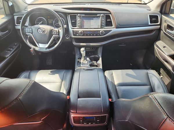 2017 TOYOTA HIGHLANDER