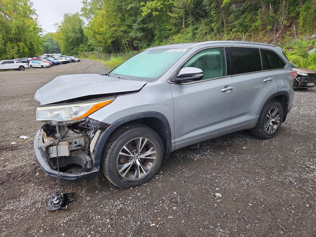 2016 TOYOTA HIGHLANDER