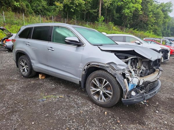 2016 TOYOTA HIGHLANDER
