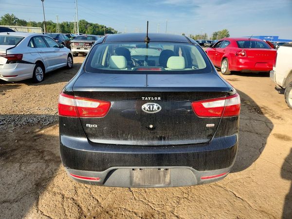 2013 KIA RIO