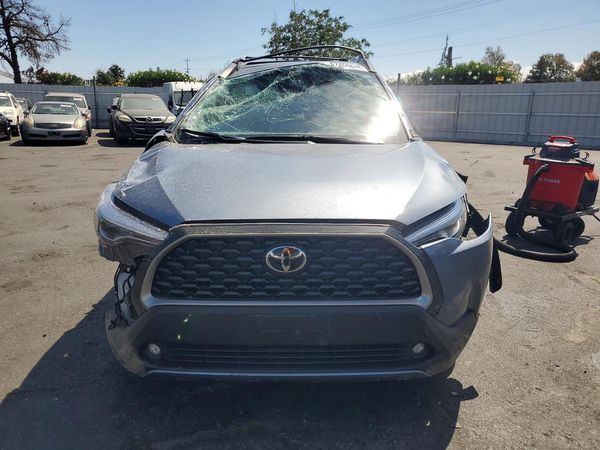 2024 TOYOTA COROLLA CROSS