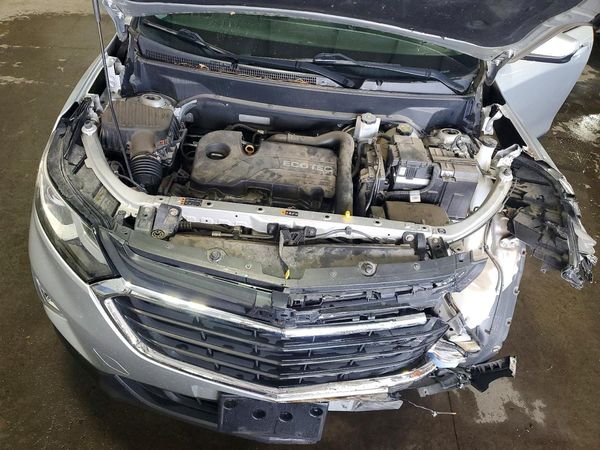 2018 CHEVROLET EQUINOX LT (1LT) — Engine bay