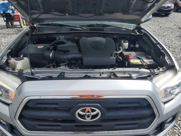 2016 TOYOTA TACOMA — Engine bay