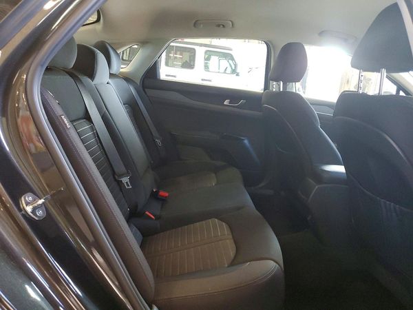 2026 KIA K5 LXS