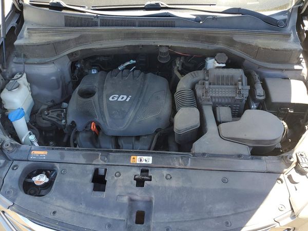 2014 HYUNDAI SANTA FE GLS — Engine bay