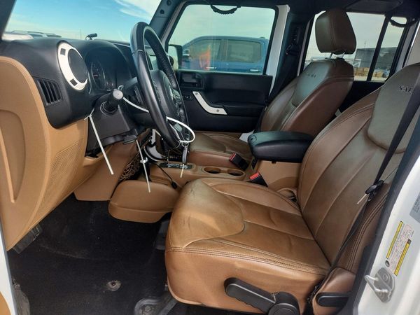 2017 JEEP WRANGLER UNLIMITED Unlimited Sahara — DENT