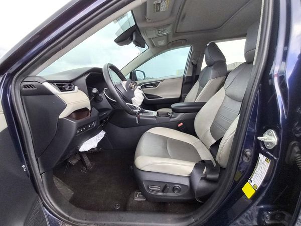 2019 TOYOTA RAV4 Limited — DENT