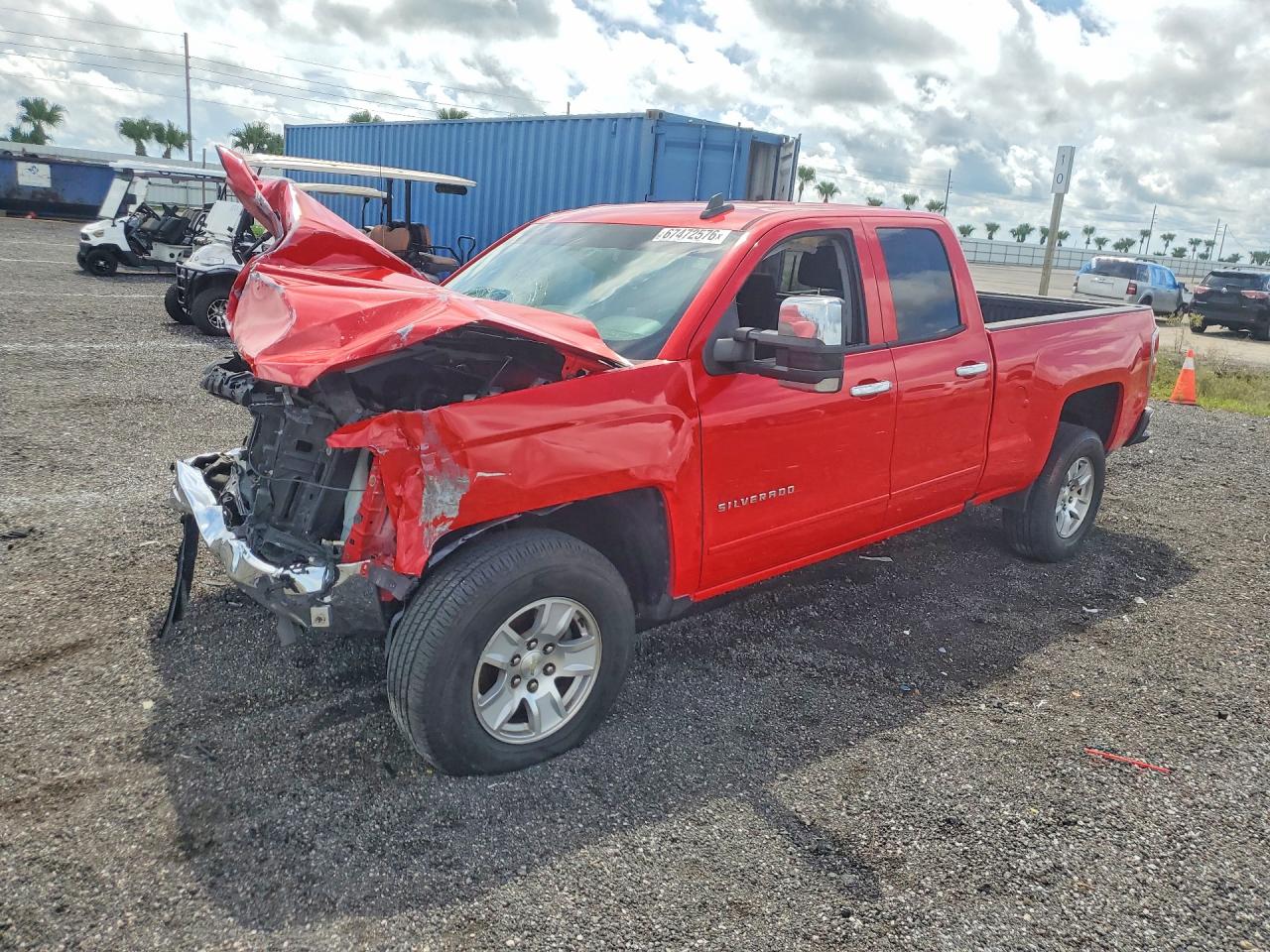 2018 CHEVROLET SILVERADO LT — Front 3/4