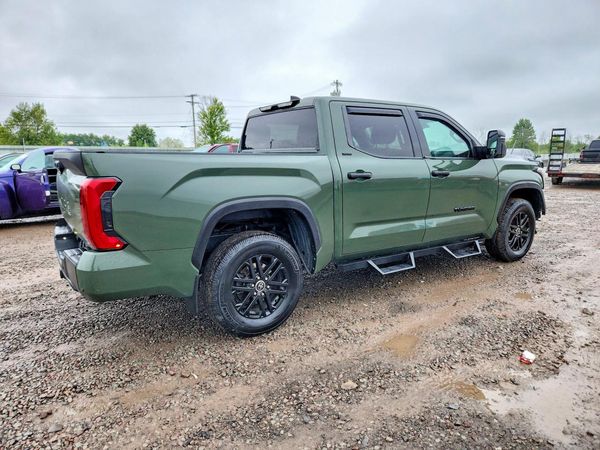 2022 TOYOTA TUNDRA SR5