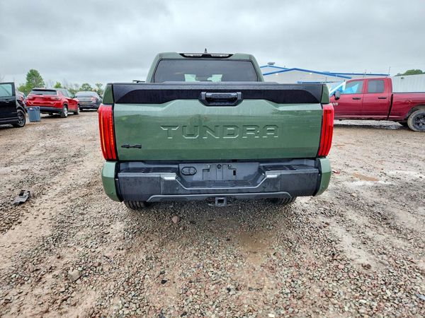 2022 TOYOTA TUNDRA SR5
