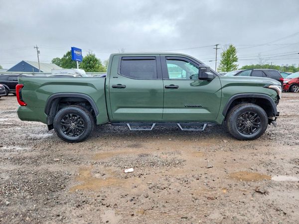 2022 TOYOTA TUNDRA SR5
