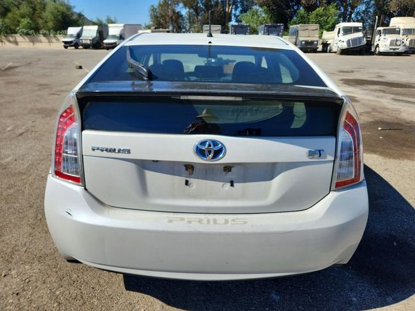 2015 TOYOTA PRIUS — DIRR