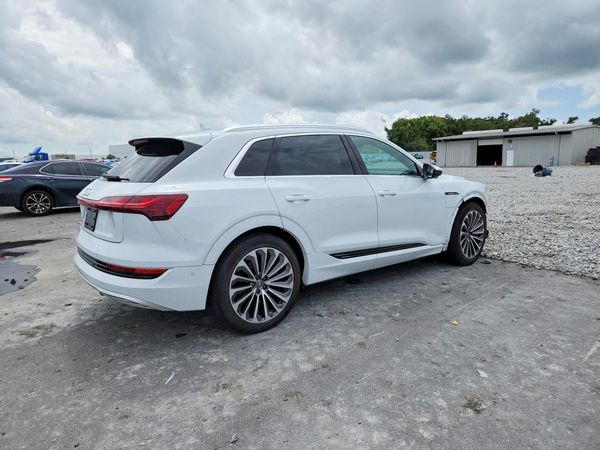 2019 AUDI E-TRON e-tron quattro Prestige