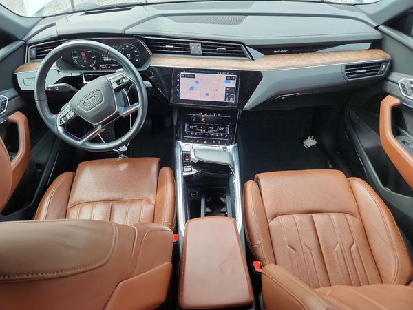 2019 AUDI E-TRON e-tron quattro Prestige