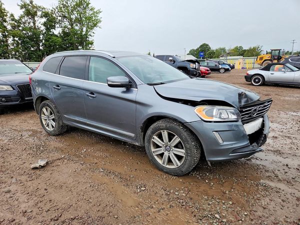 2017 VOLVO XC60 Inscription