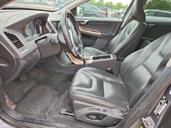 2017 VOLVO XC60 Inscription