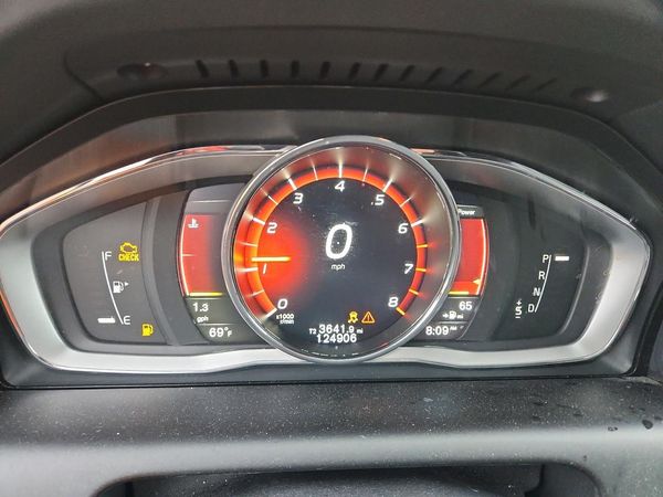 2017 VOLVO XC60 Inscription