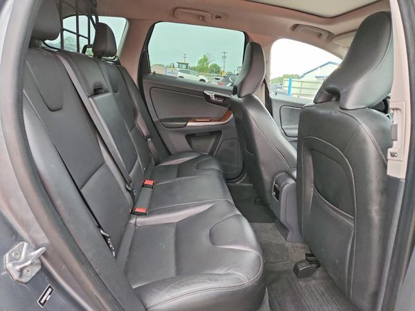 2017 VOLVO XC60 Inscription