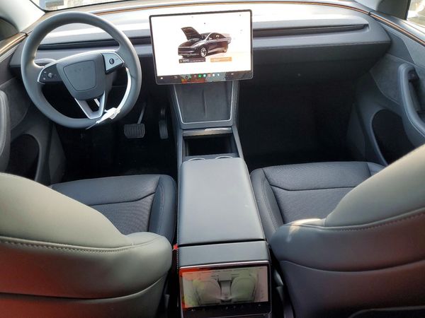 2026 TESLA MODEL Y