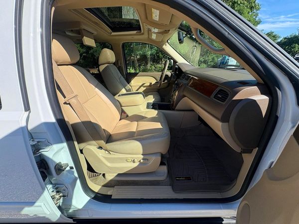 2012 CHEVROLET SUBURBAN LT